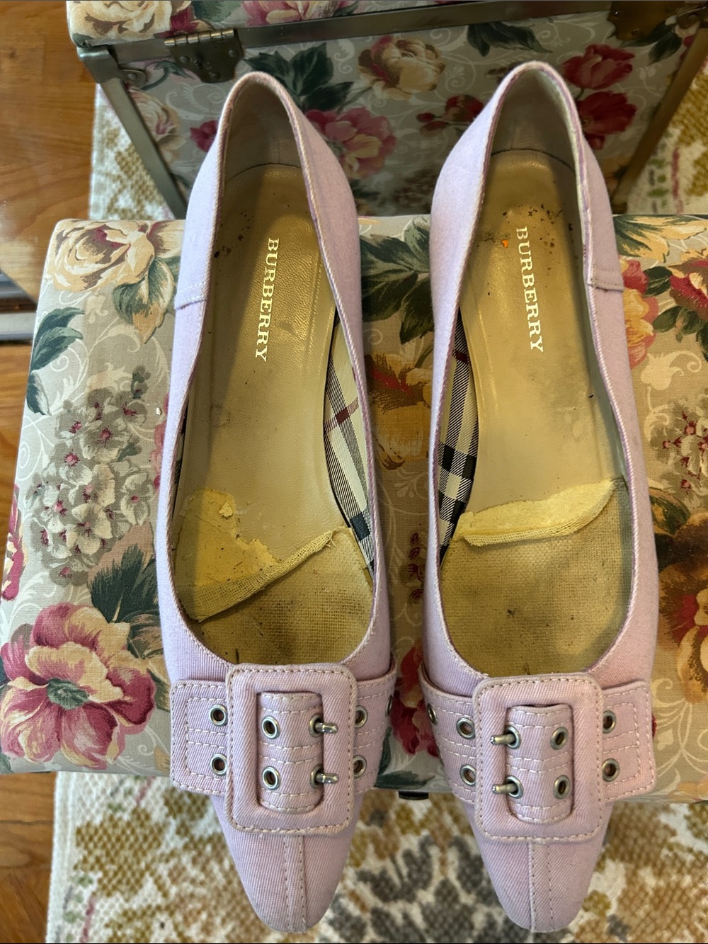 Burberry Women’s lavender Buckle Ballet Flats